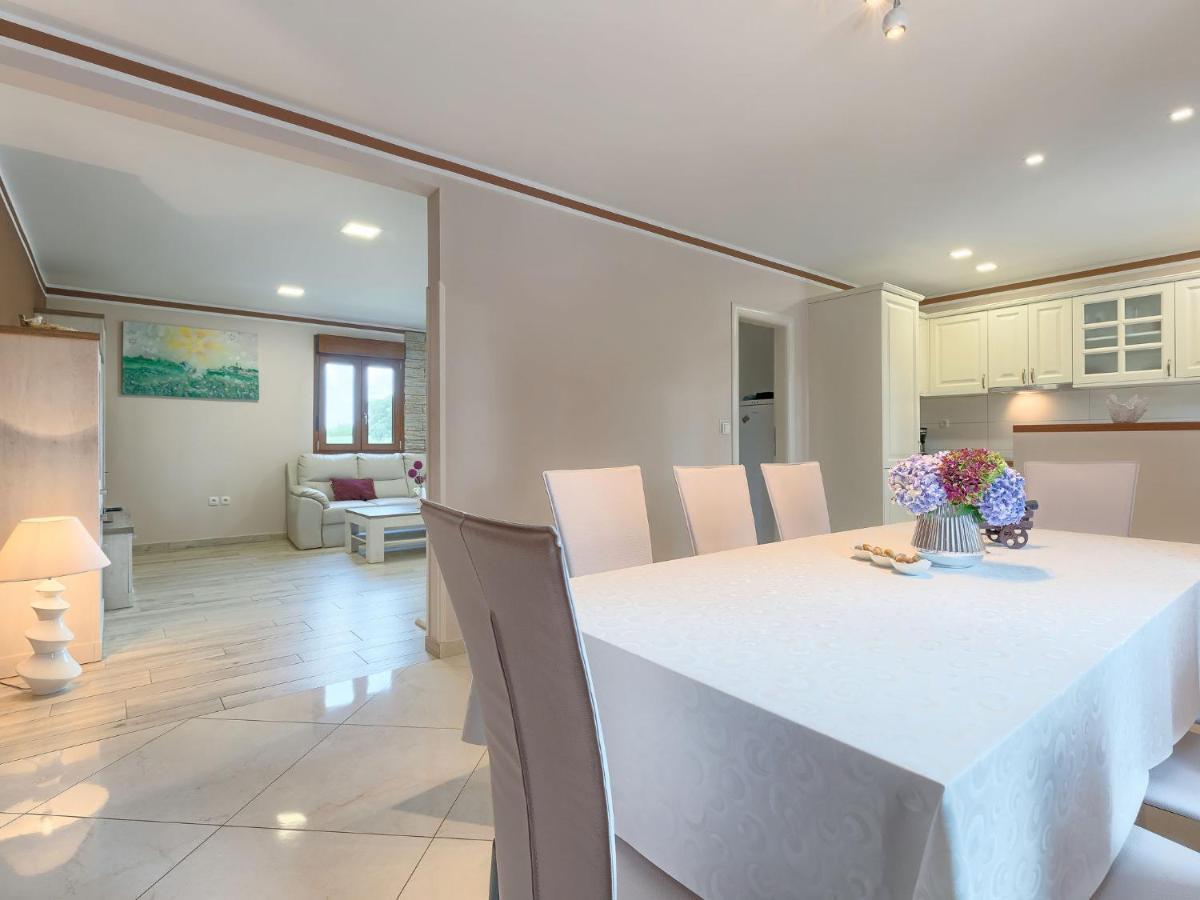 Holiday Home Villa Aniva By Interhome Zminj ภายนอก รูปภาพ
