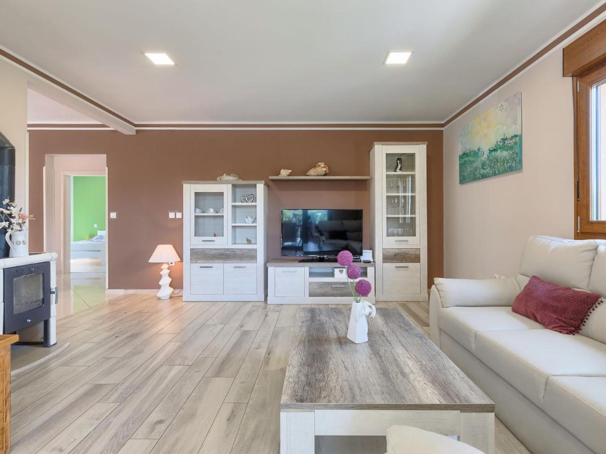 Holiday Home Villa Aniva By Interhome Zminj ภายนอก รูปภาพ