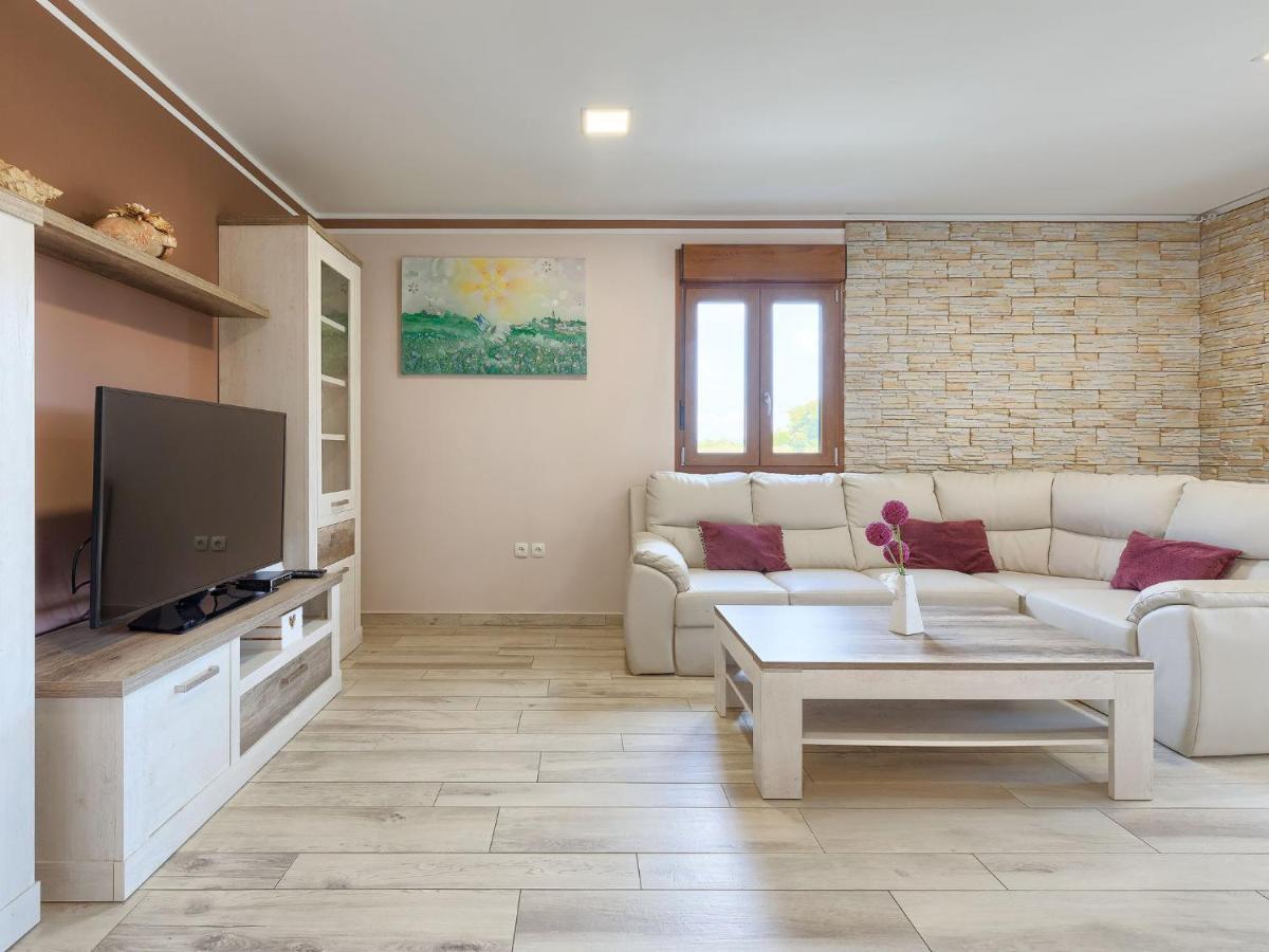 Holiday Home Villa Aniva By Interhome Zminj ภายนอก รูปภาพ